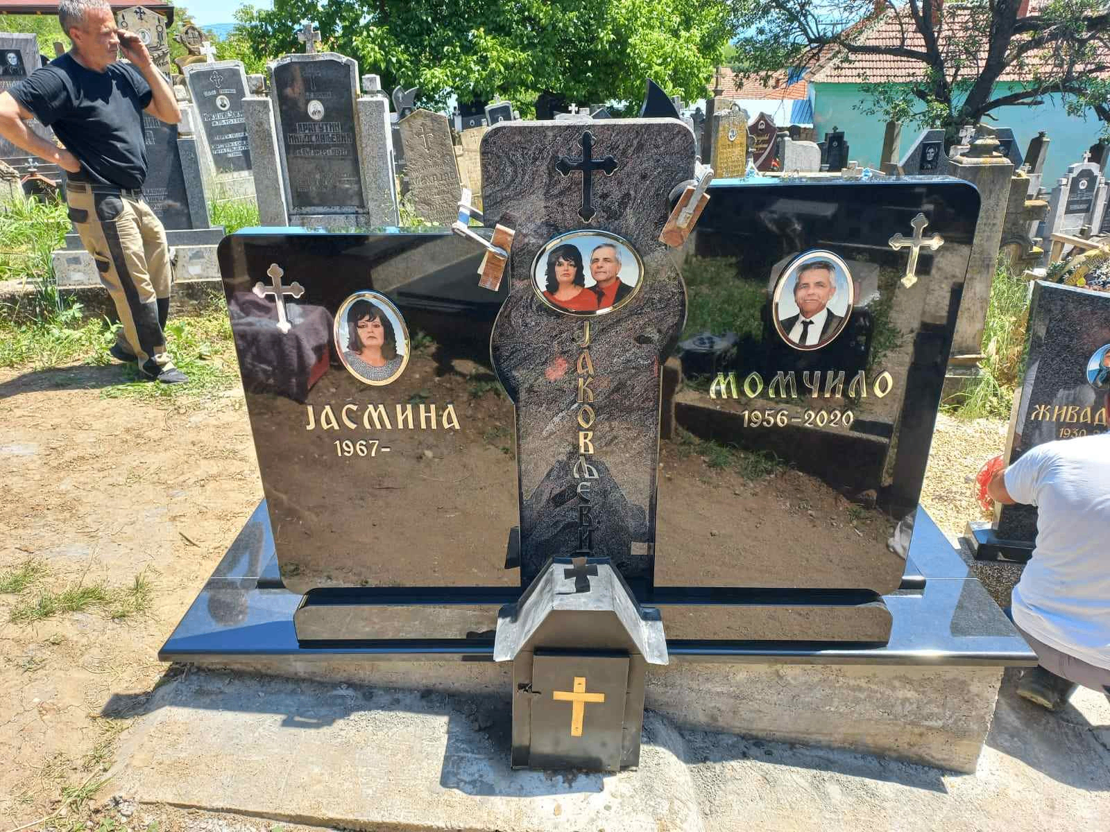 Trojni spomenici — rad 4